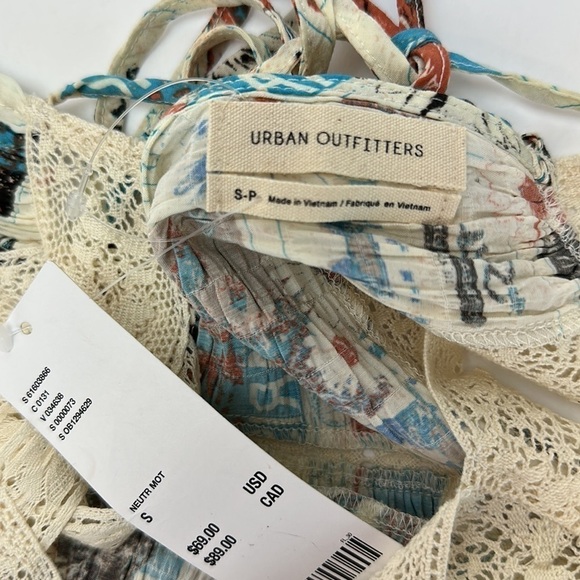 Urban Outfitters Brunching Lace Trim Romper Size Small Gauzy Lightweight Loose - Picture 7 of 16